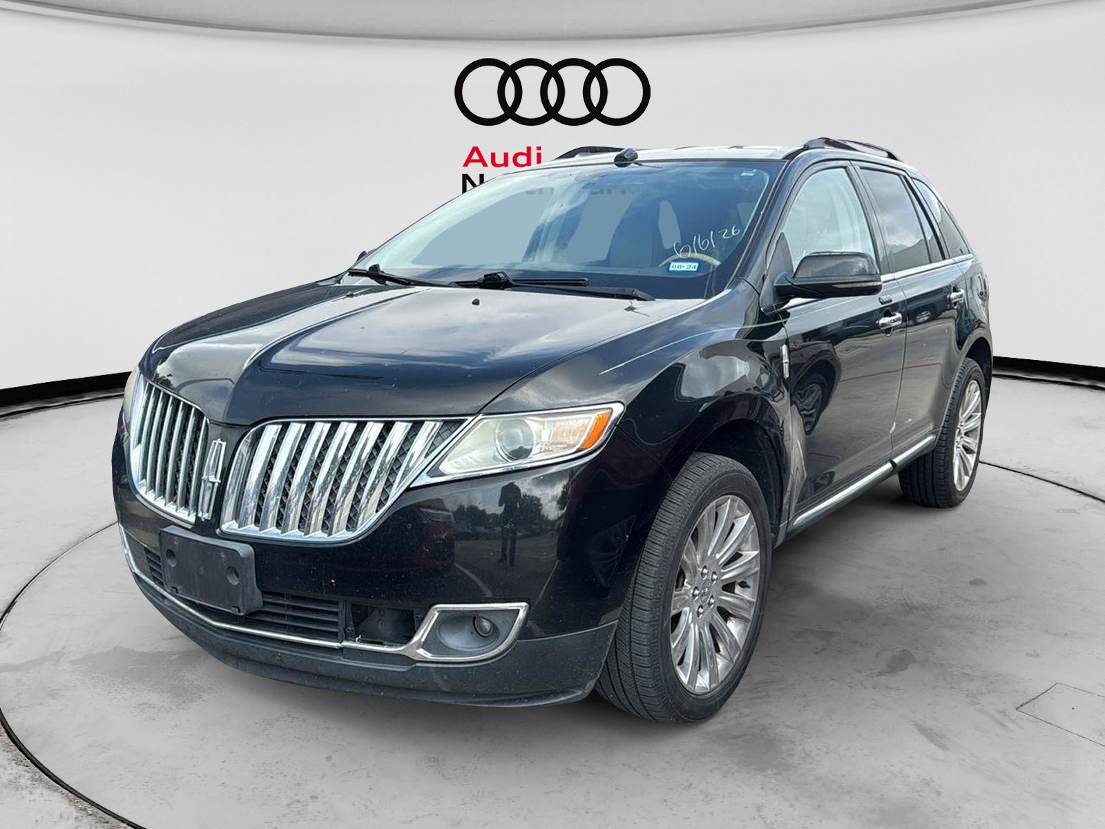 Used 2013 Lincoln MKX FWD image 1