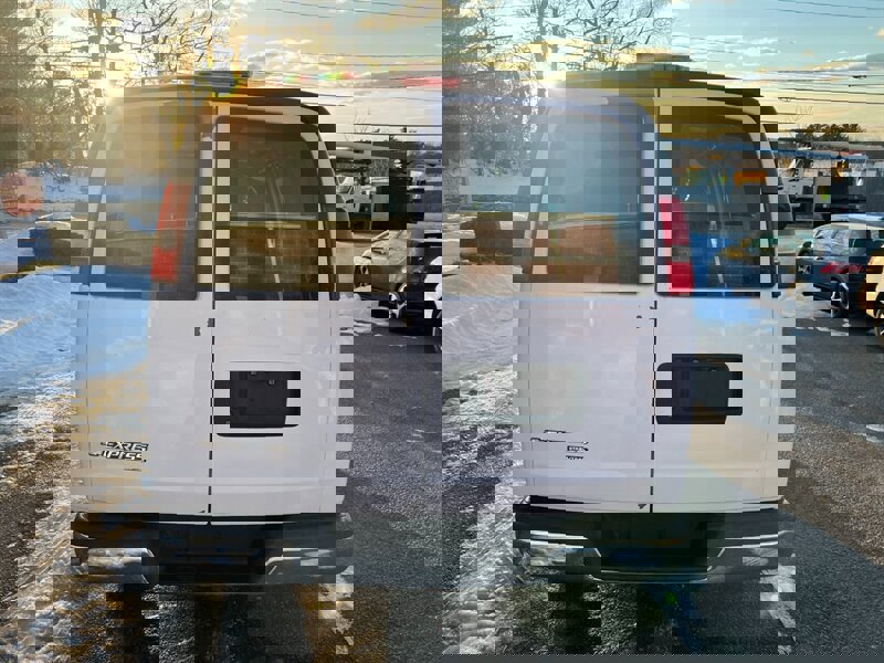 Used 2013 Chevrolet Express 3500 image 4