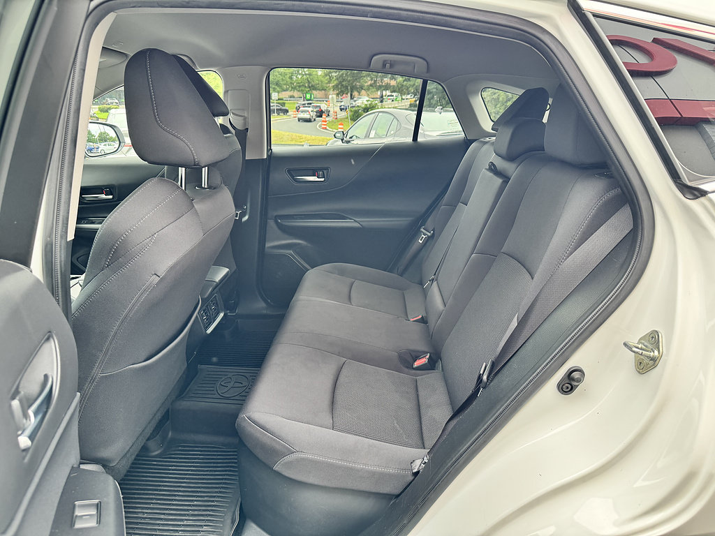 Certified 2023 Toyota Venza LE AWD/4WD image 9