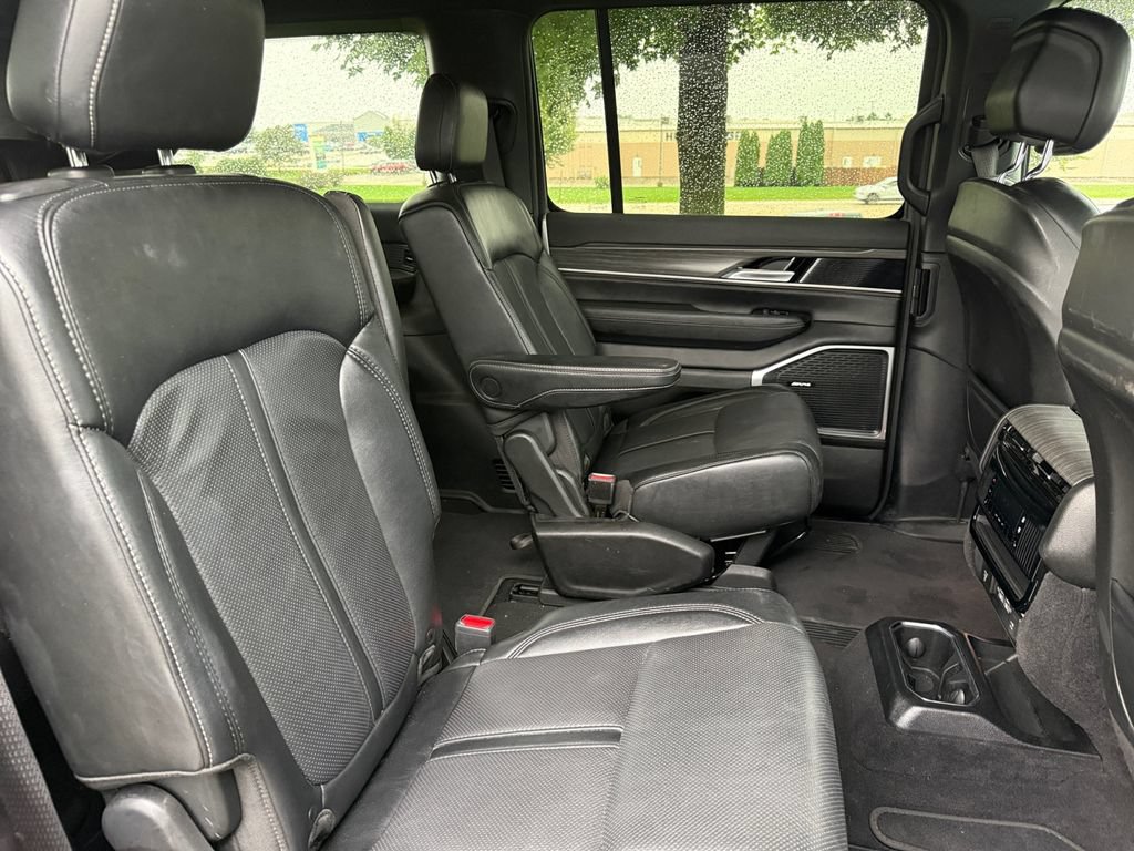 Used 2024 Jeep Wagoneer Series II AWD/4WD image 41