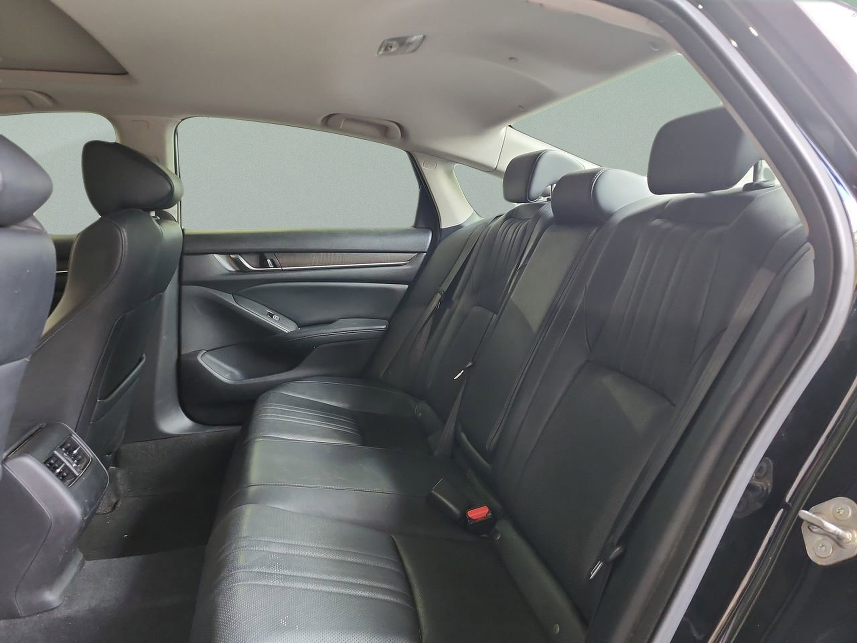 Used 2018 Honda Accord EX-L image 16