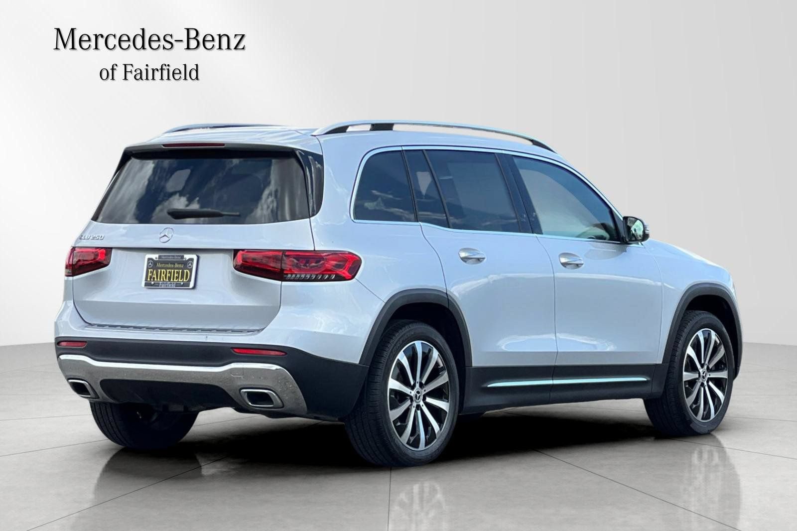 Used 2022 Mercedes-Benz GLB 250 image 2