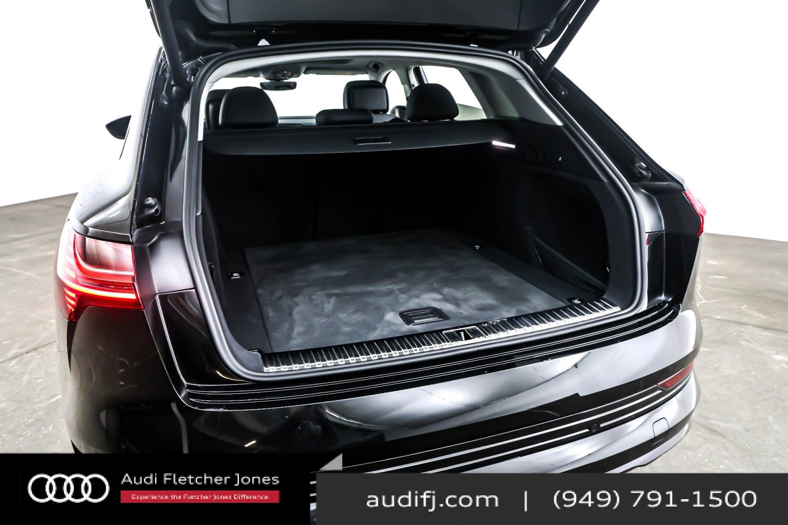 Used 2021 Audi e-tron Premium w/ Convenience Plus Package image 23