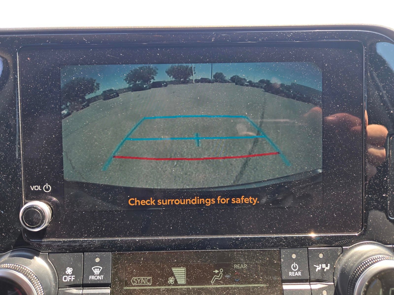 Used 2023 Toyota Highlander LE AWD/4WD image 19
