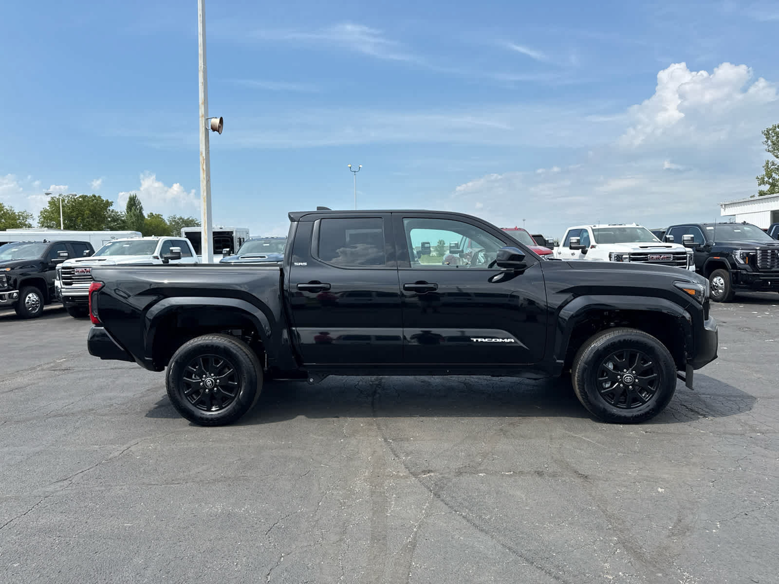 Used 2026 Toyota Tacoma SR5 AWD/4WD image 6