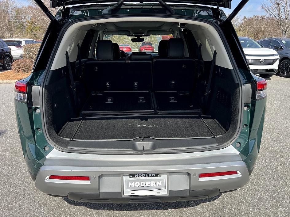 Certified 2024 Nissan Pathfinder Platinum w/ Cargo Package image 15