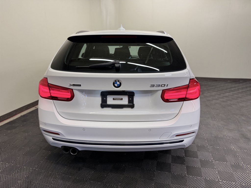 Used 2018 BMW 330i xDrive Wagon AWD/4WD image 14