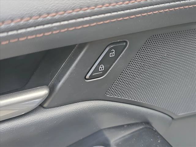 Used 2024 MAZDA MAZDA3 s FWD image 9