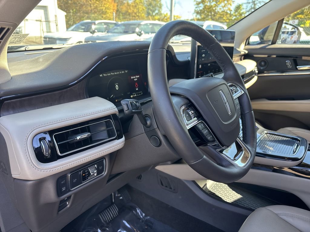 Certified 2022 Lincoln Nautilus Reserve w/ Luxury Package image 20