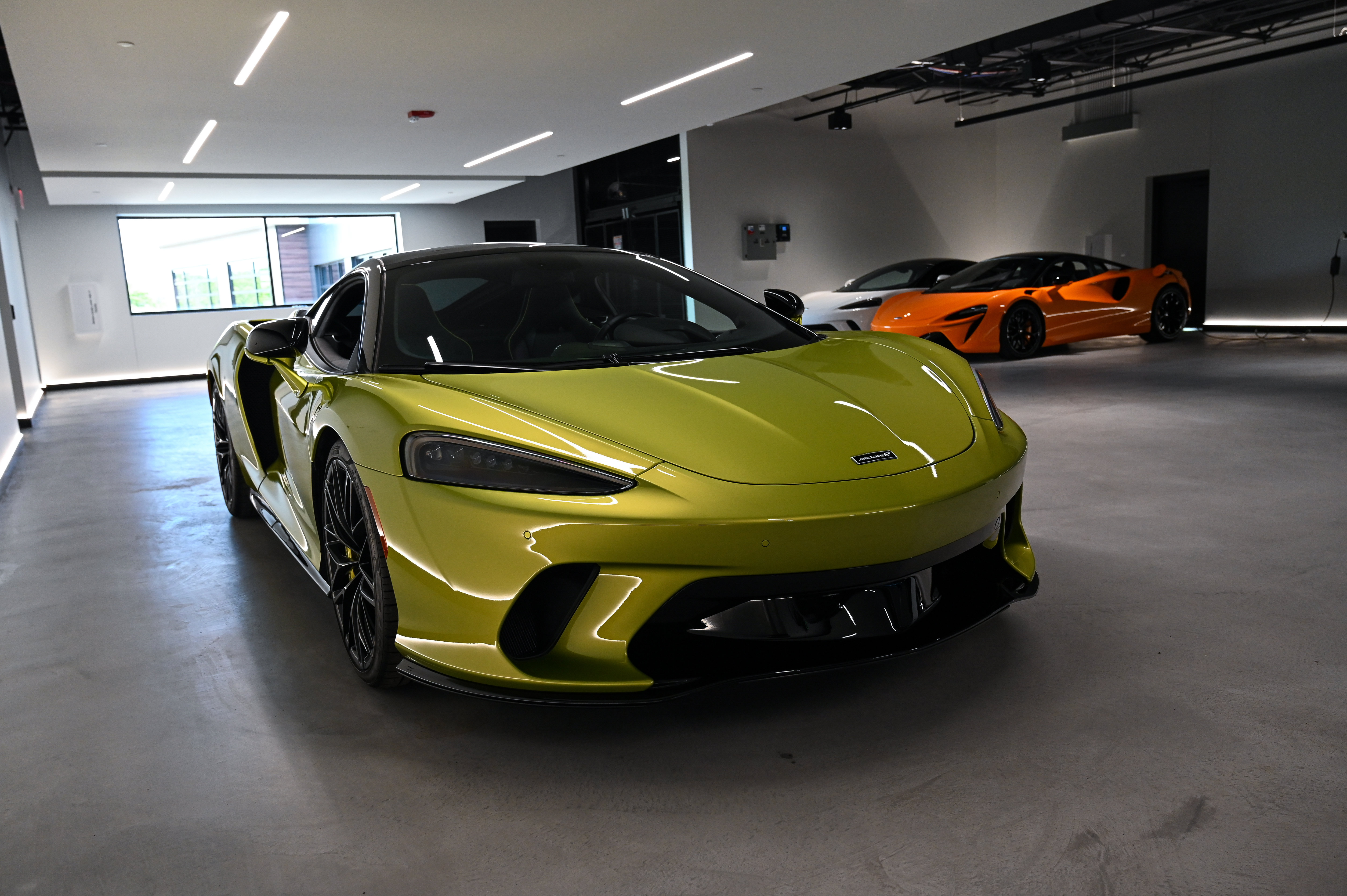 Used 2023 McLaren GT RWD image 12