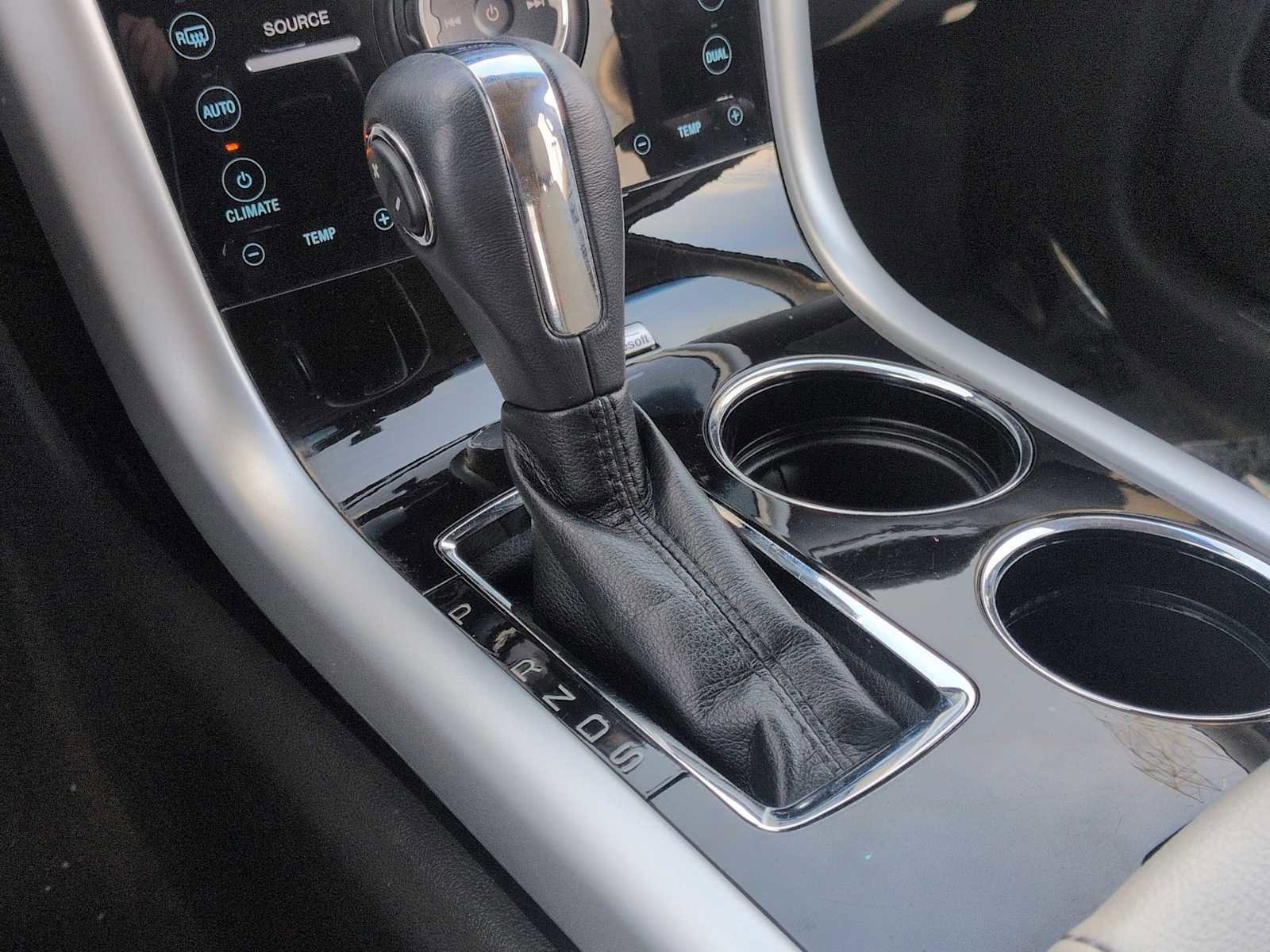 Used 2013 Ford Edge Limited w/ Driver Entry Pkg image 32