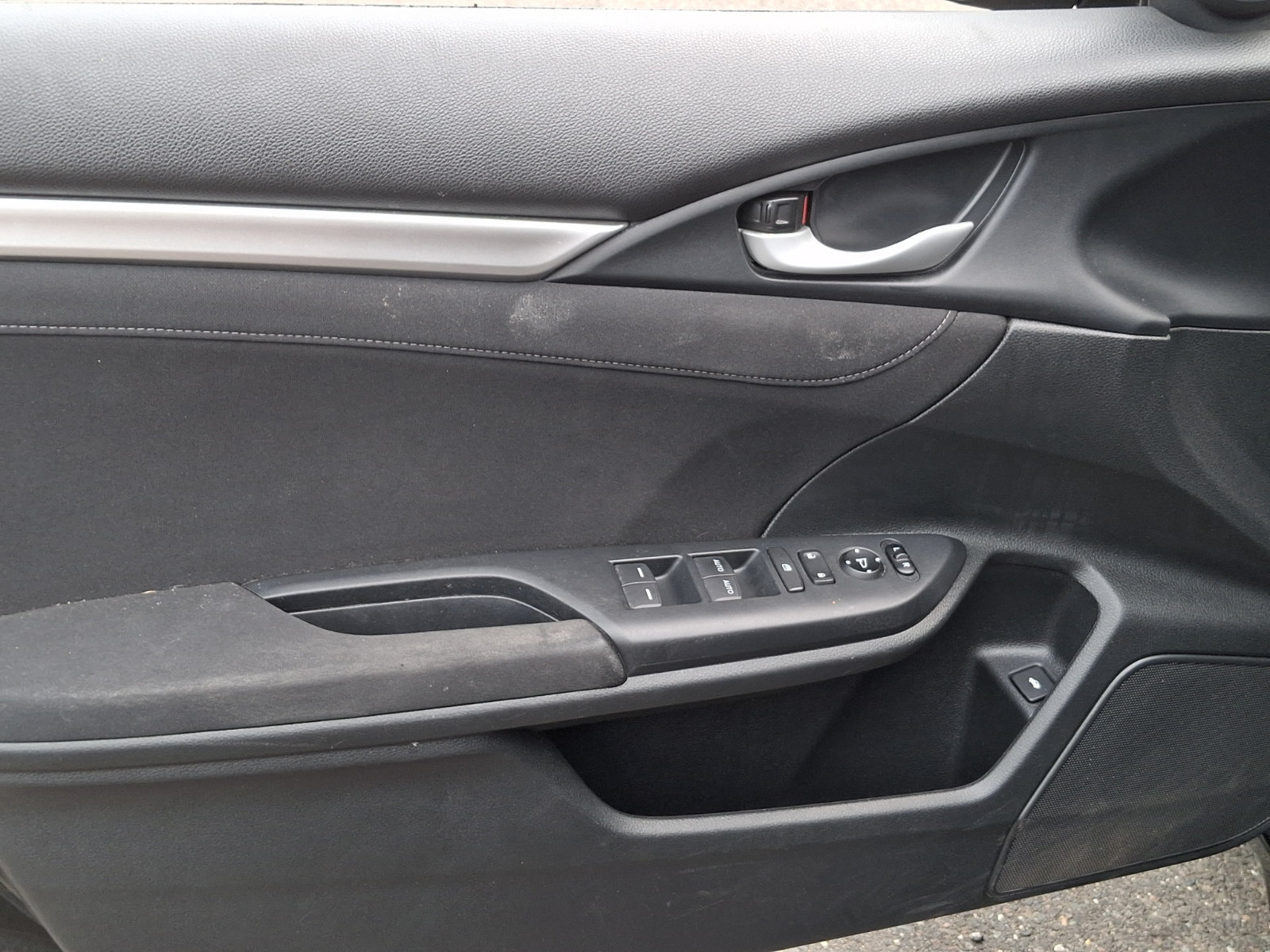Used 2018 Honda Civic EX-T image 12
