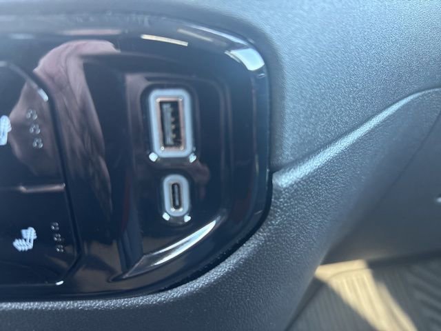 Used 2025 Chevrolet Silverado 1500 LT image 13