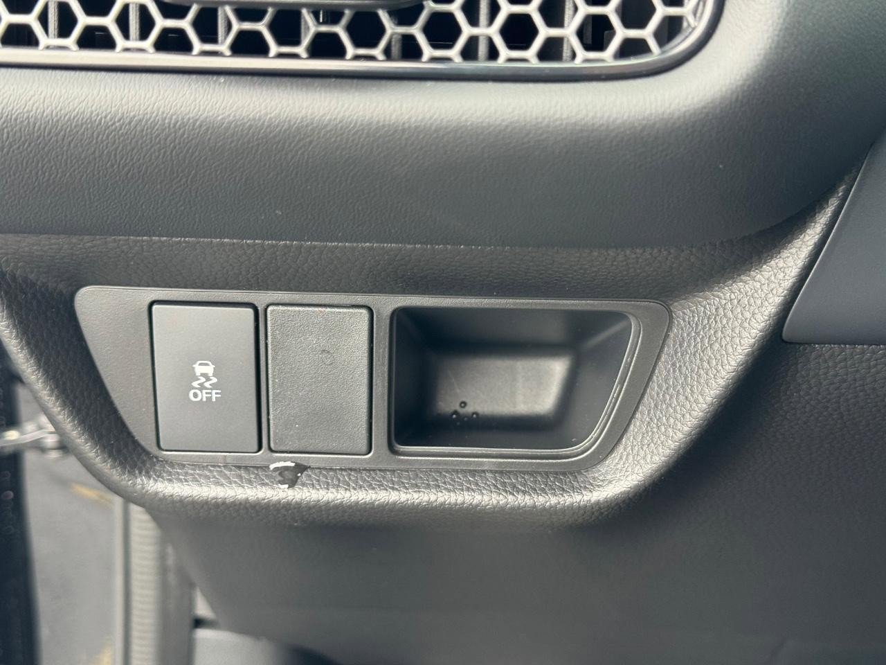 Certified 2026 Honda HR-V Sport image 22