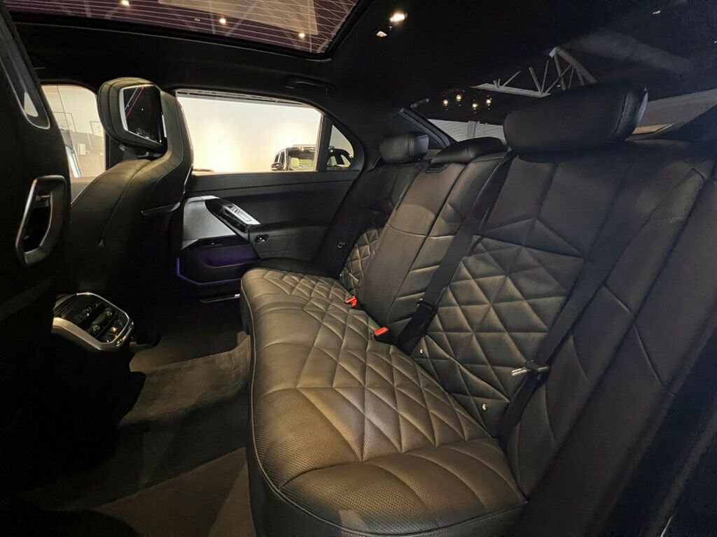 Used 2023 BMW 740i w/ Parking Assistance Package image 28