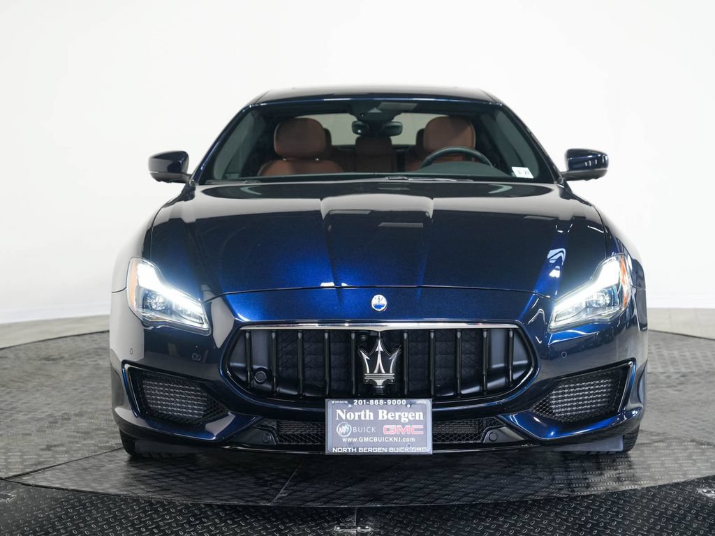 Used 2022 Maserati Quattroporte Modena Q4 AWD/4WD image 2