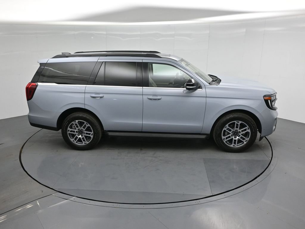 Certified 2025 Ford Expedition Active image 40