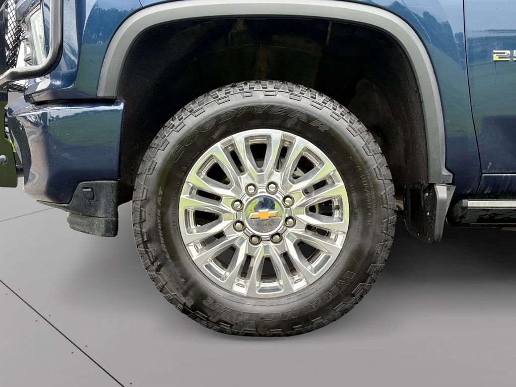 Used 2023 Chevrolet Silverado 2500 High Country w/ Safety Package II AWD/4WD image 11