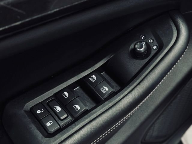 Used 2023 Jeep Grand Cherokee Laredo w/ Luxury Tech Group I image 12