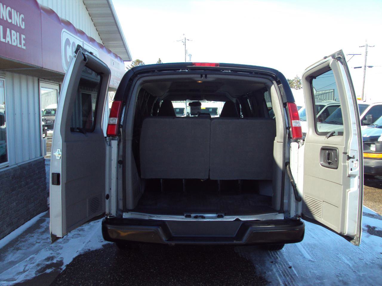 Used 2019 Chevrolet Express 3500 LS RWD image 7