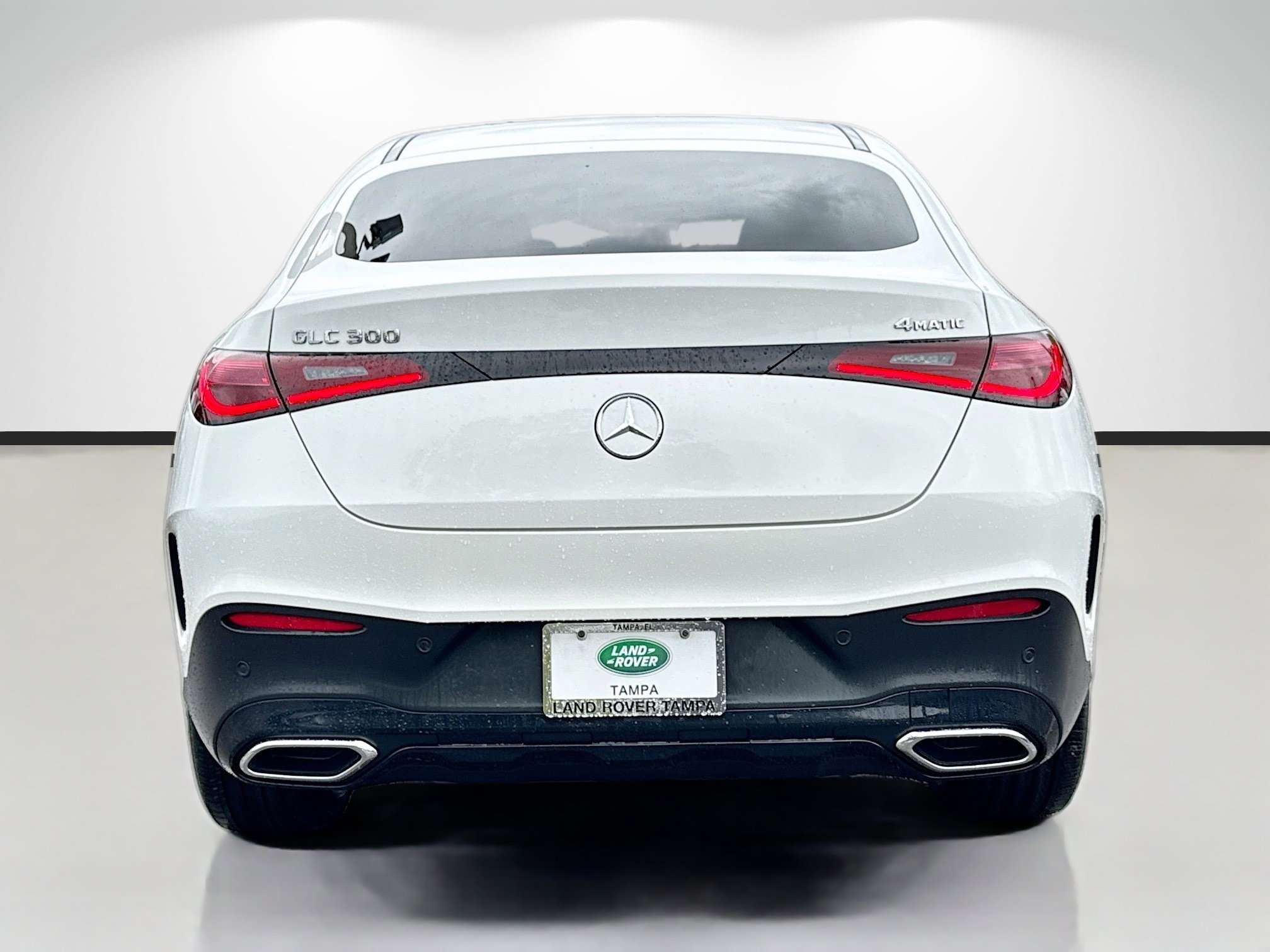 Used 2024 Mercedes-Benz GLC 300 4MATIC image 4