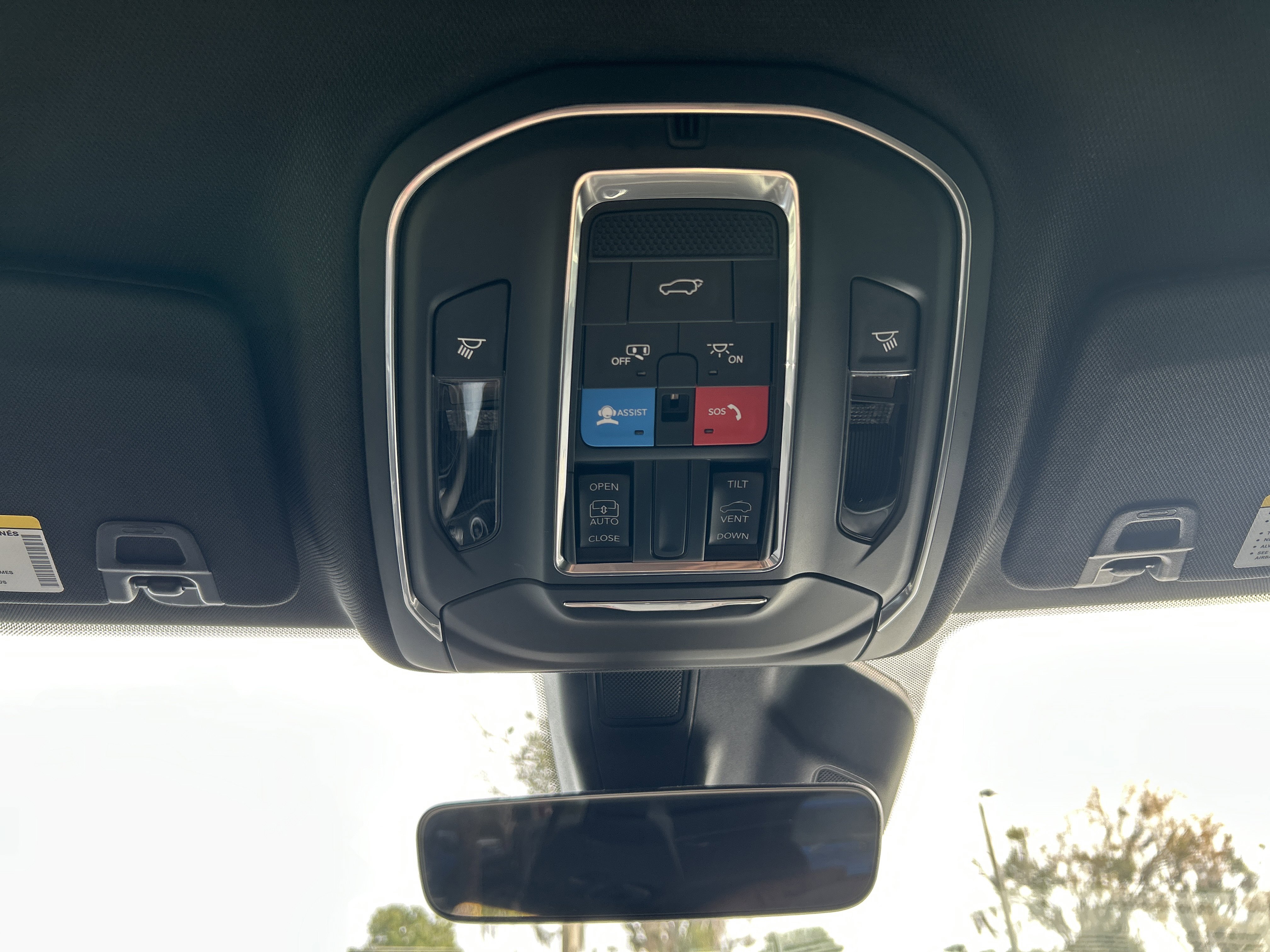 New 2025 Jeep Grand Cherokee Altitude image 33