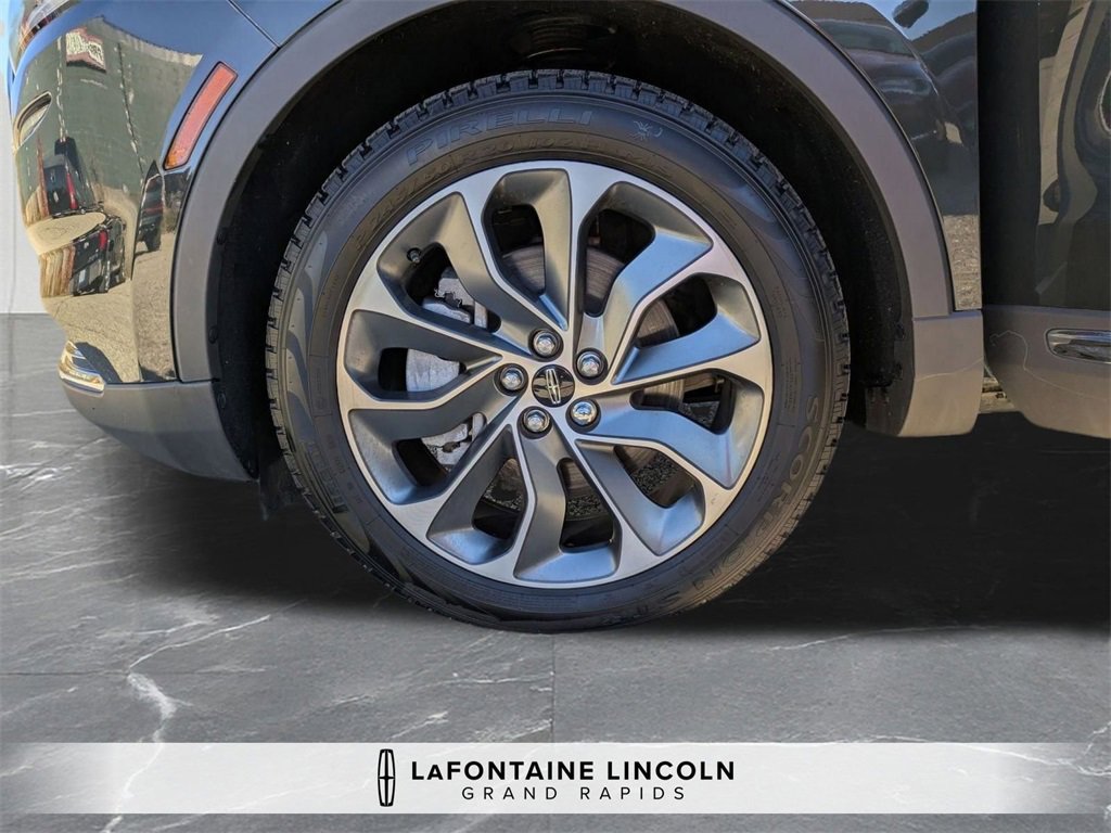 Certified 2023 Lincoln Nautilus Reserve image 33