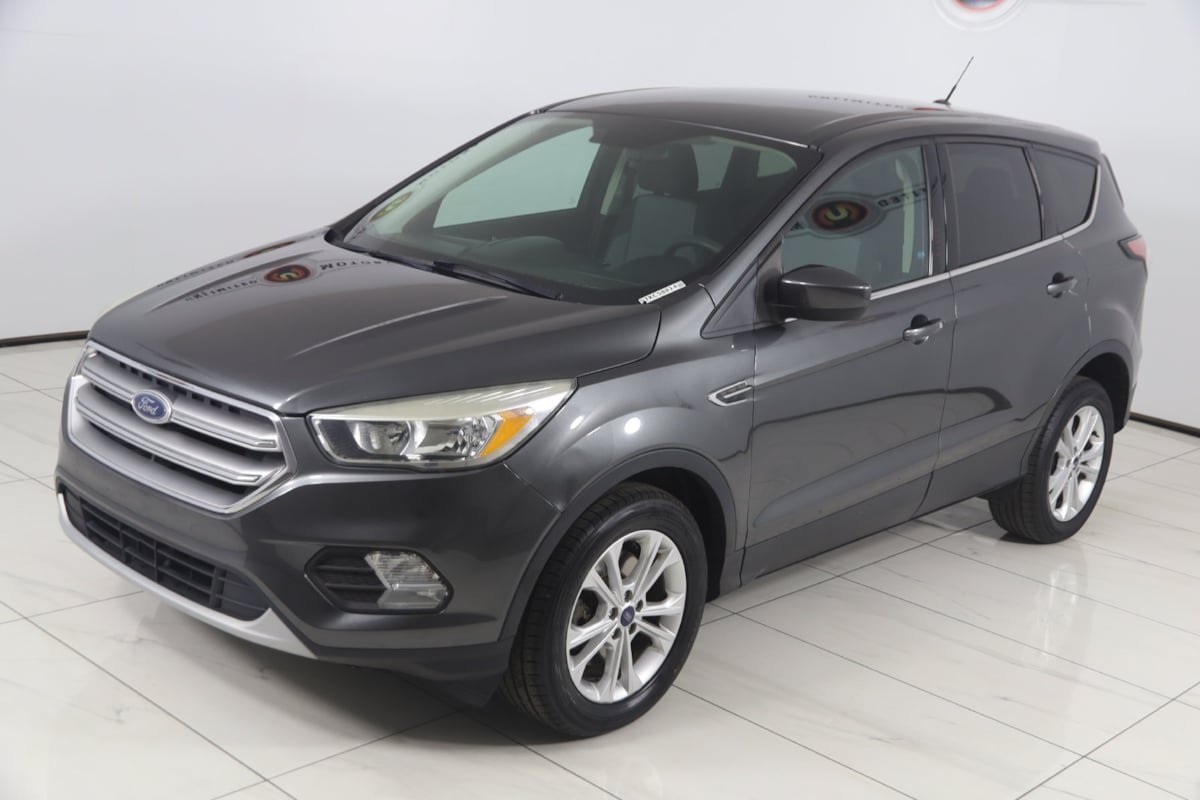 Used 2017 Ford Escape SE AWD/4WD image 16
