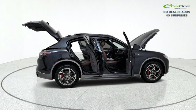 Used 2024 Alfa Romeo Stelvio Ti AWD/4WD image 19