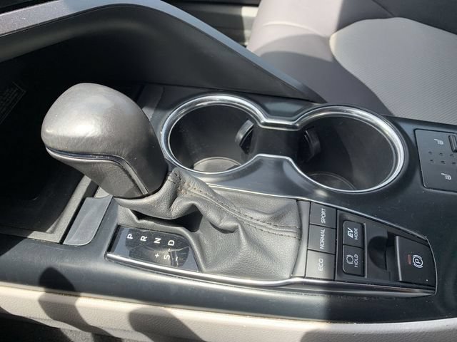Certified 2020 Toyota Camry XLE w/ Sunroof Package FWD image 25