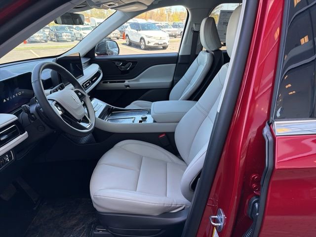 New 2026 Lincoln Aviator AWD image 16