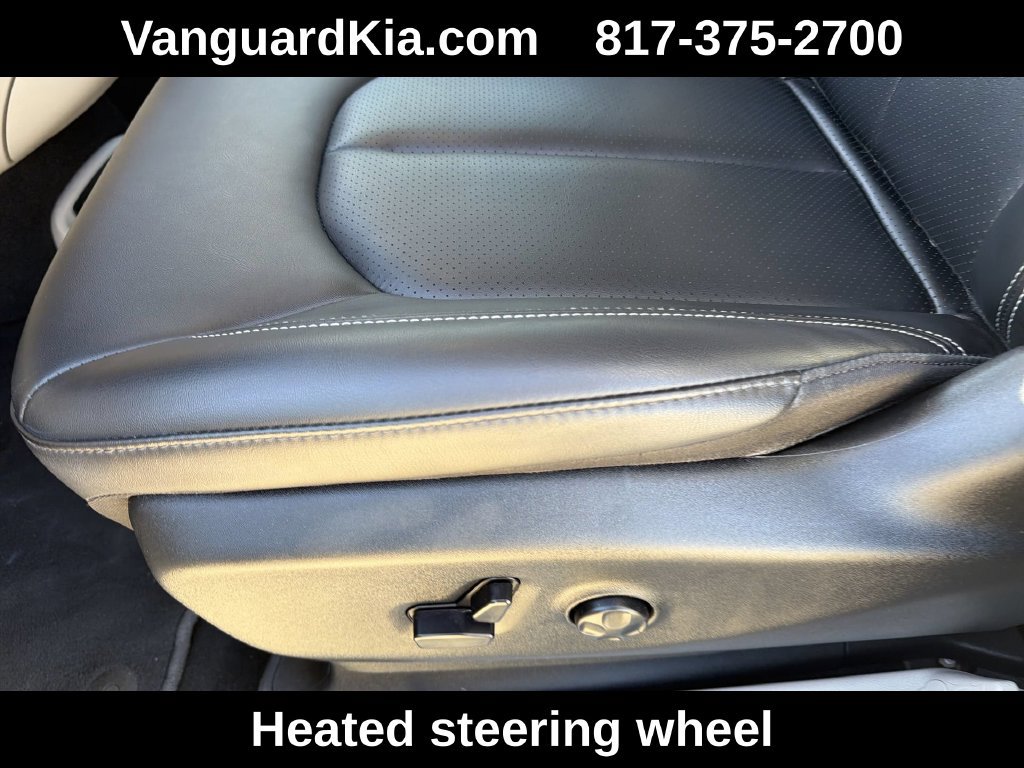 Used 2024 Chrysler Pacifica Touring-L FWD image 16