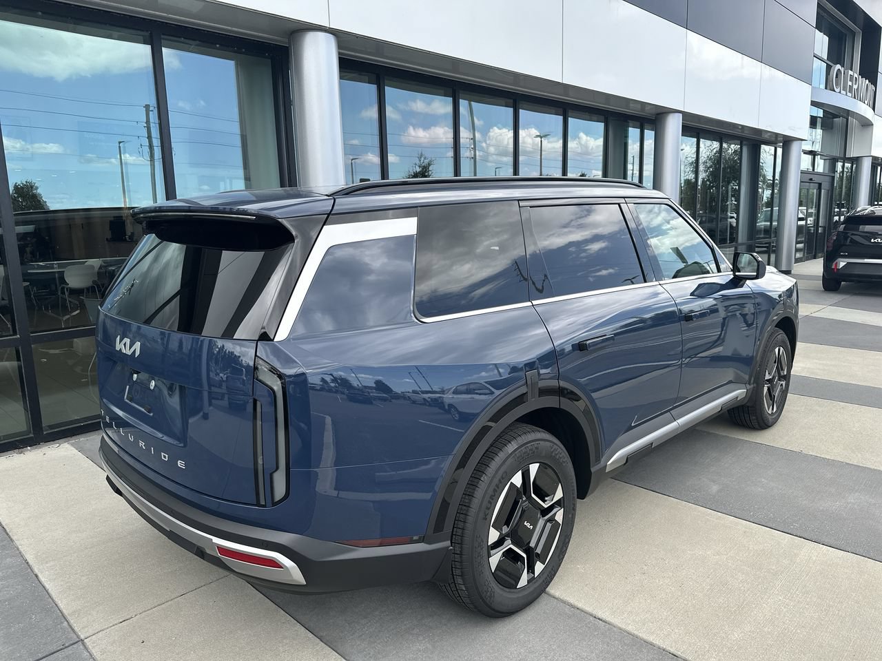 New 2027 Kia Telluride EX FWD image 19