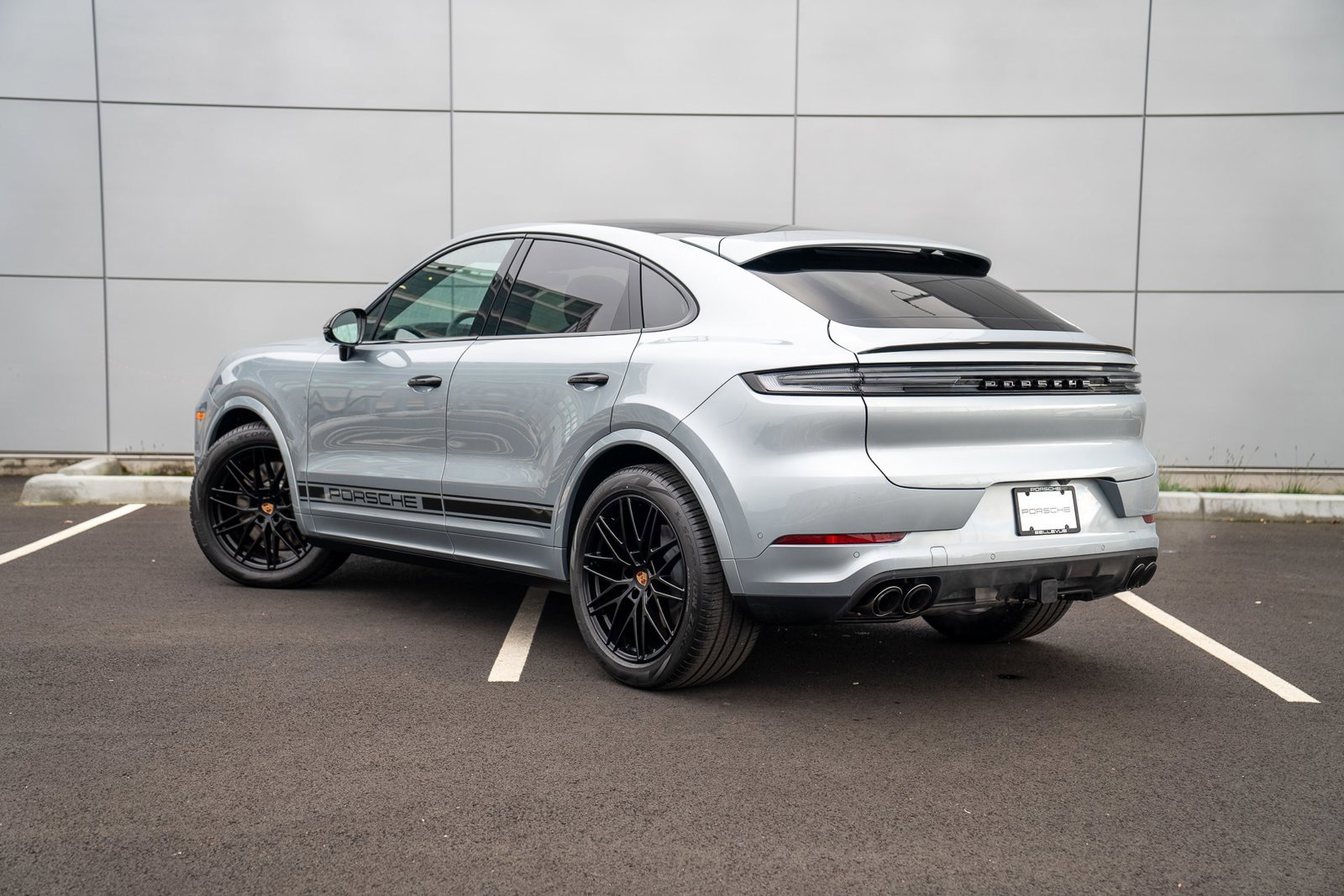 New 2026 Porsche Cayenne S image 3