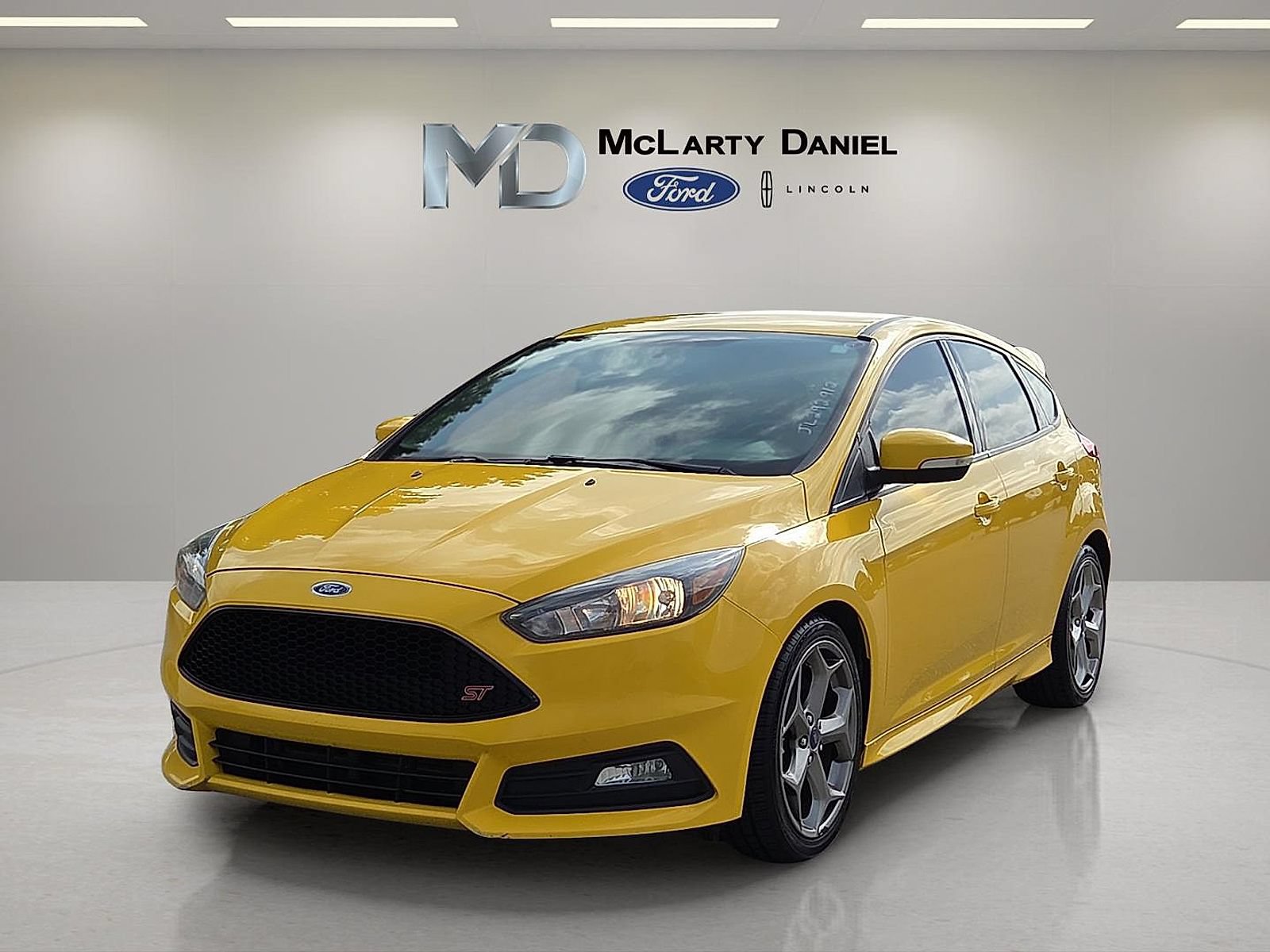 Used 2018 Ford Focus ST FWD video 2