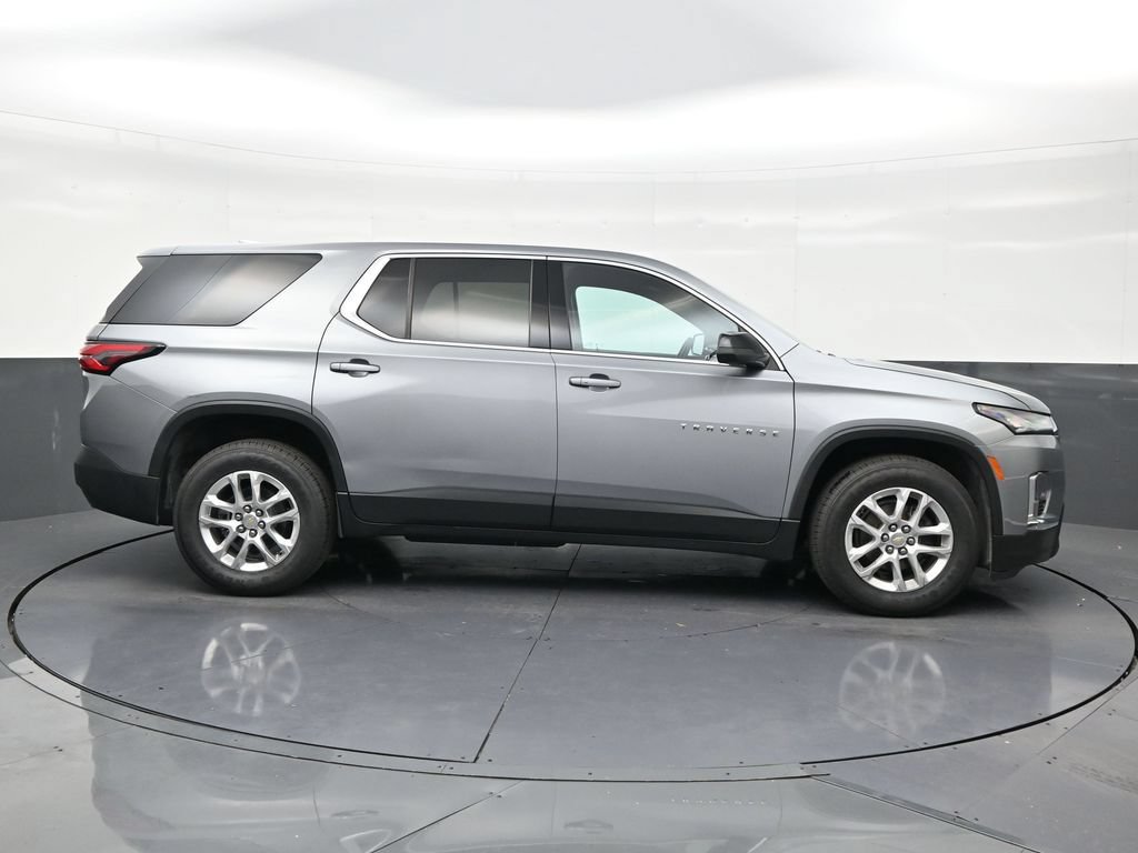 Used 2023 Chevrolet Traverse LS FWD image 6