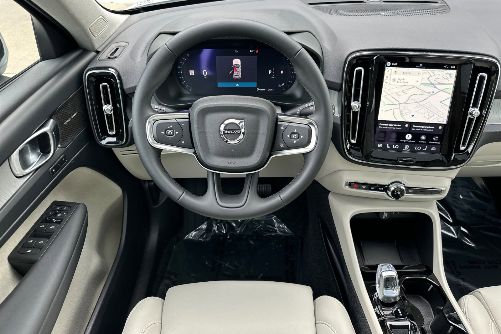 New 2026 Volvo XC40 B5 Plus AWD/4WD image 12