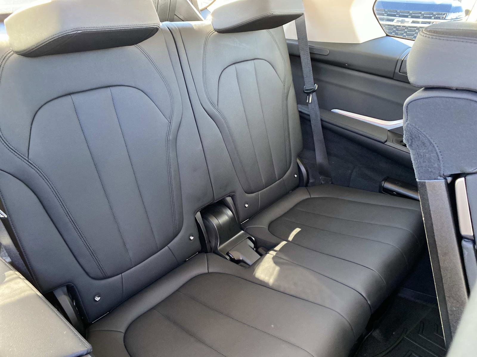 Used 2020 BMW X7 xDrive40i w/ Cold Weather Package image 23