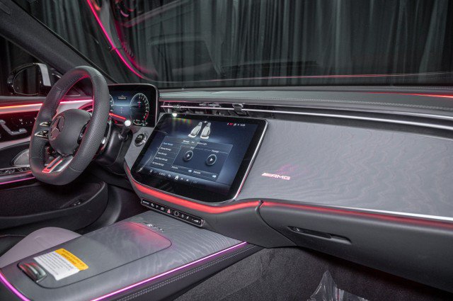 New 2026 Mercedes-Benz E 53 AMG e 4MATIC Sedan image 15