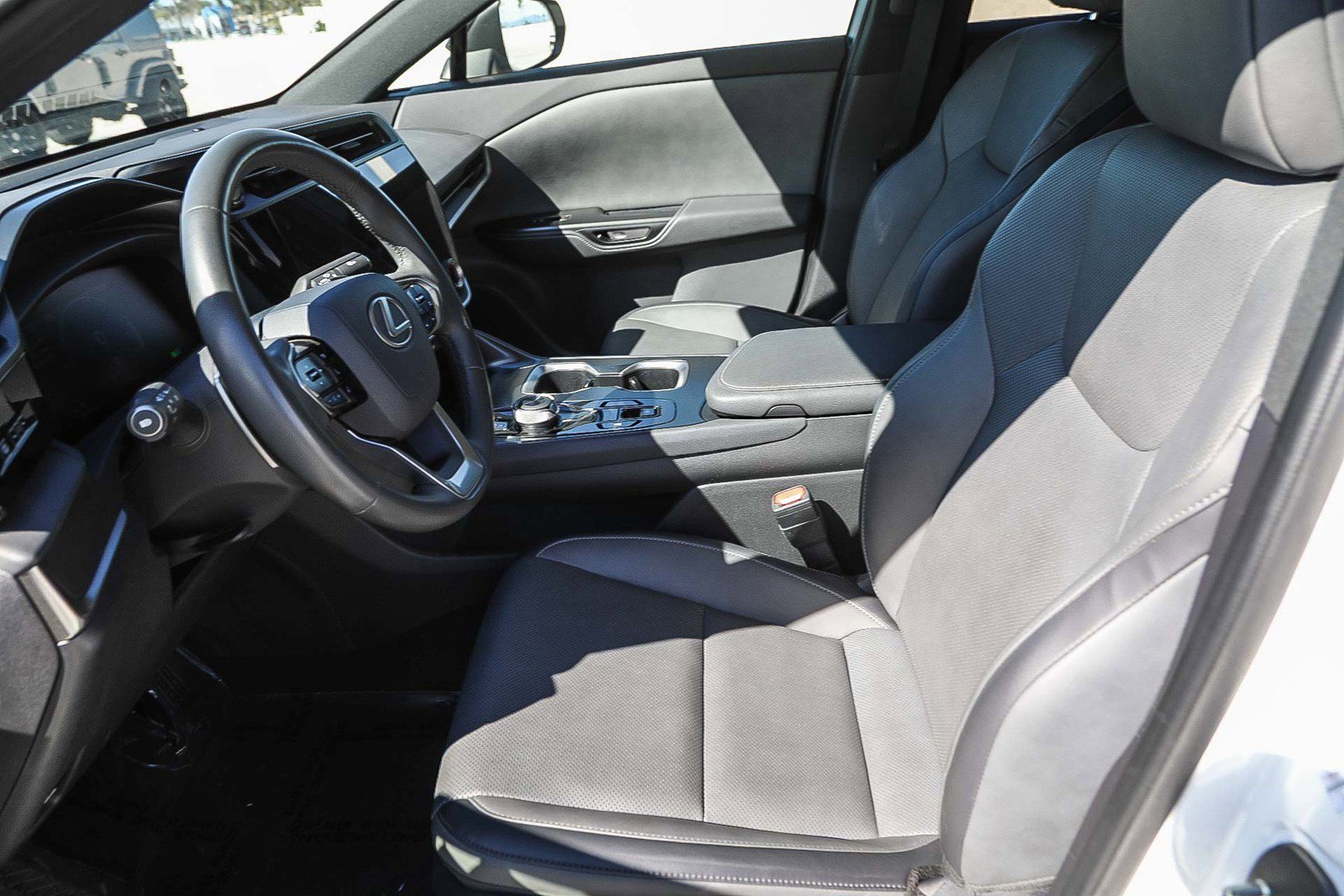 Used 2025 Lexus RZ 300e w/ Accessory Package (2T) image 17