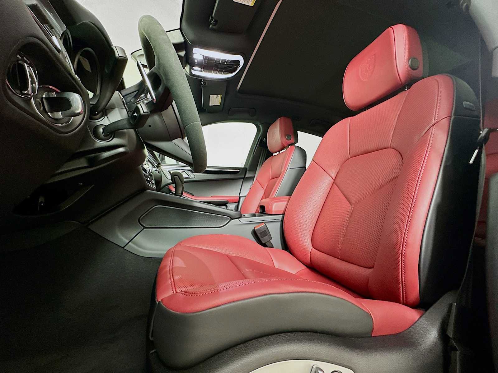 New 2026 Porsche Macan Turbo image 5