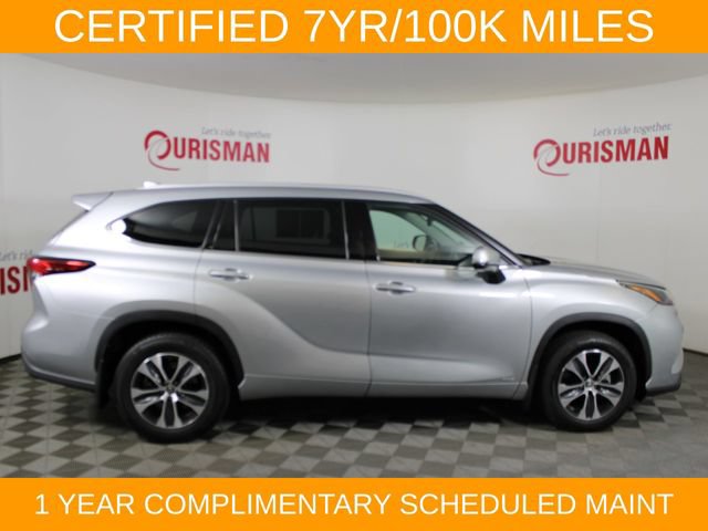 Used 2022 Toyota Highlander XLE AWD/4WD image 11