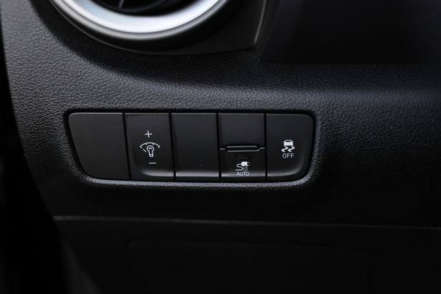 Used 2023 Hyundai Kona SE FWD image 18