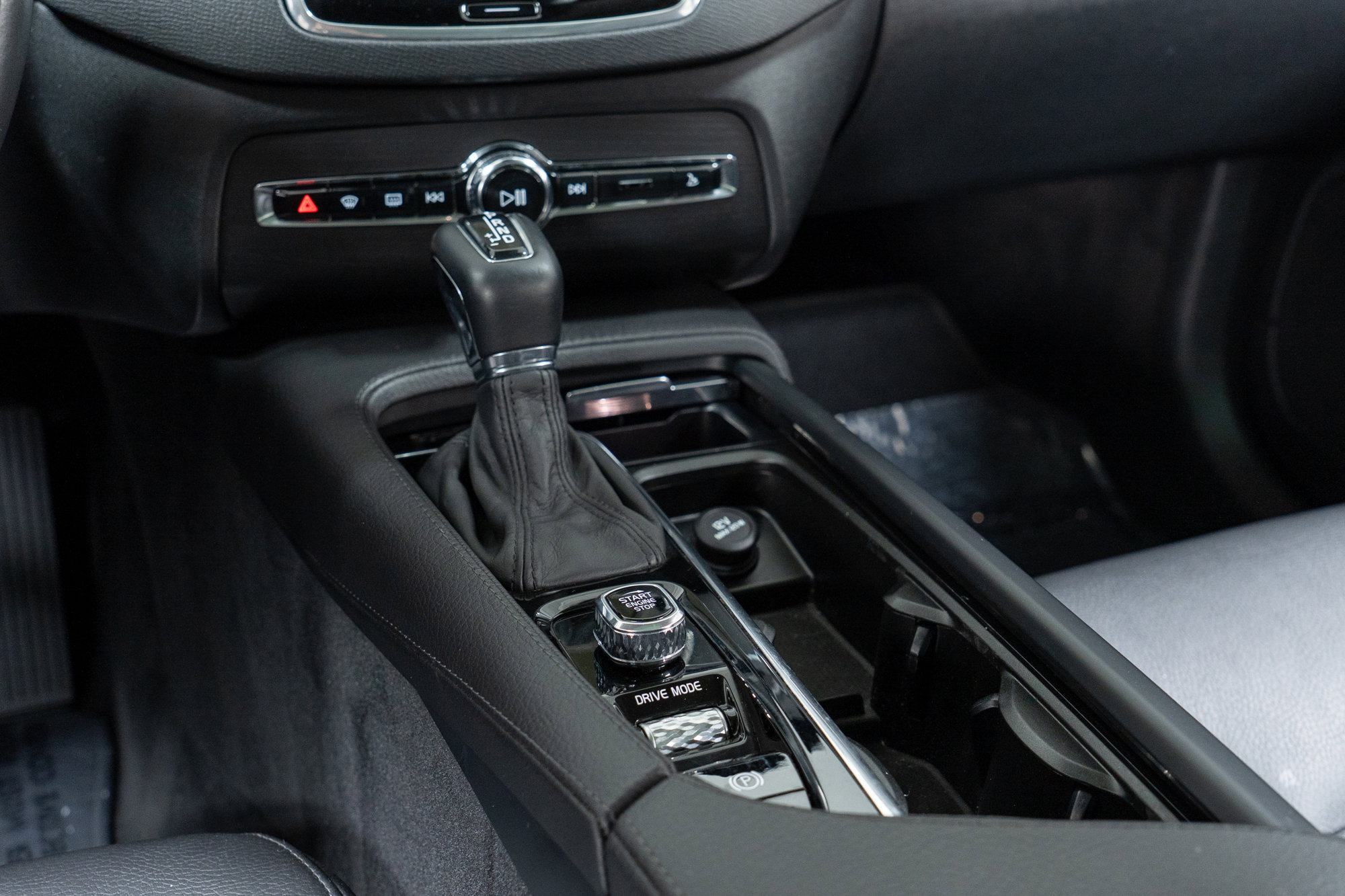 Used 2020 Volvo XC90 T6 Momentum image 20