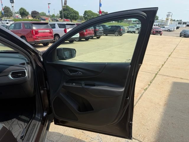 Used 2020 Chevrolet Equinox LT w/ Driver Convenience Package FWD image 16