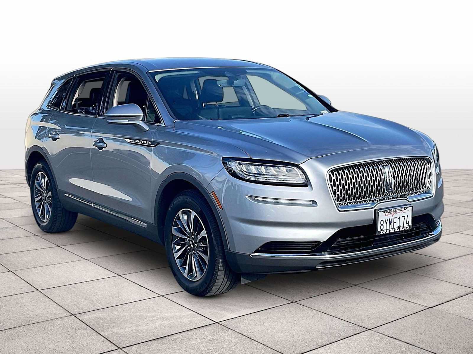 Used 2021 Lincoln Nautilus FWD w/ Equipment Group 101A image 2