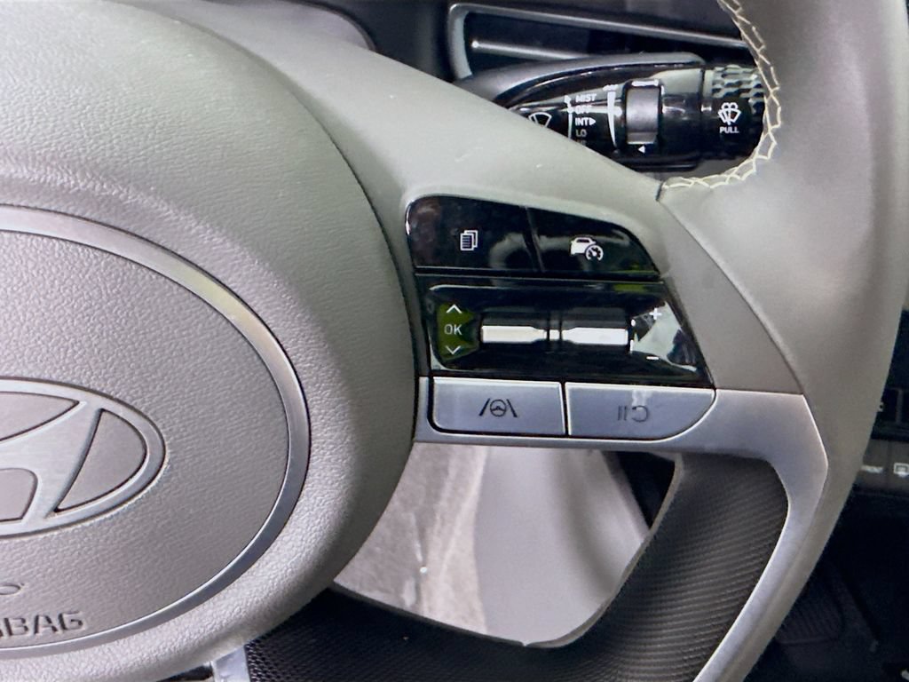 Certified 2025 Hyundai Elantra Sport FWD image 21