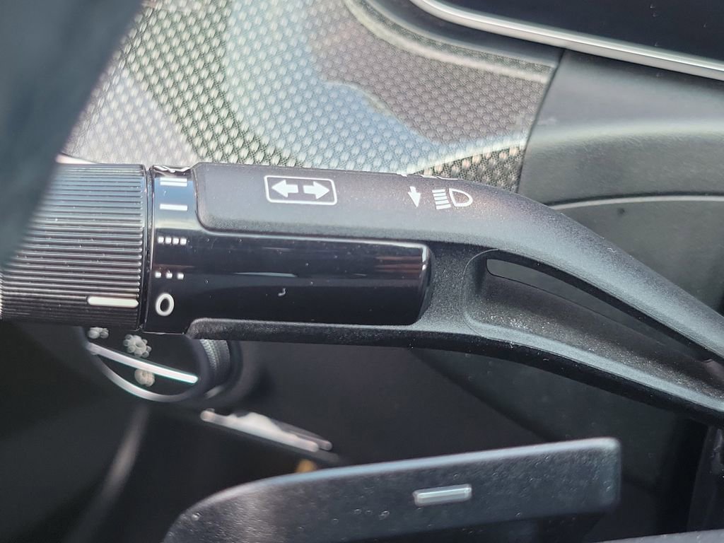 Used 2023 Mercedes-Benz C 300 Sedan image 13
