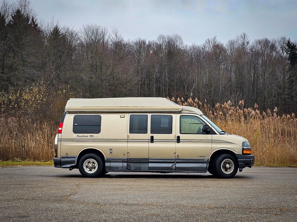 Used 2006 Chevrolet Express 3500 Extended w/ Power and Light Package image 3