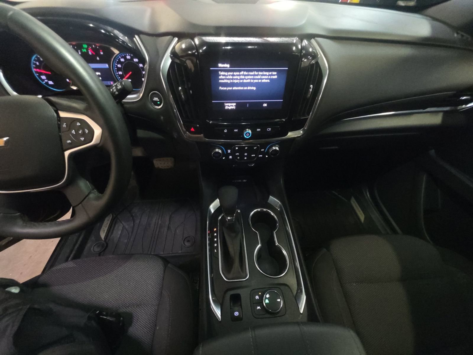 Used 2023 Chevrolet Traverse LT image 18